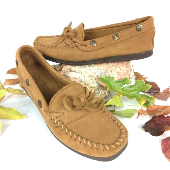 Minnetonka Shoes - Sale! Minnetonka Suede Studded Bow Moccasins